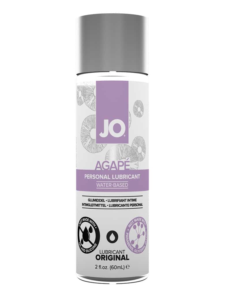 Buteleczka lubrykantu System JO Agapé o pojemności 60 ml ma biało-liliową etykietę i srebrną, wciskaną nakrętkę.