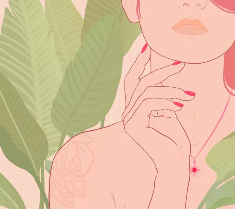 Wyprostowana osoba z rozchylonymi ustami dotyka się po szyi palcami dłoni. Za nią widać liście dużej rośliny.